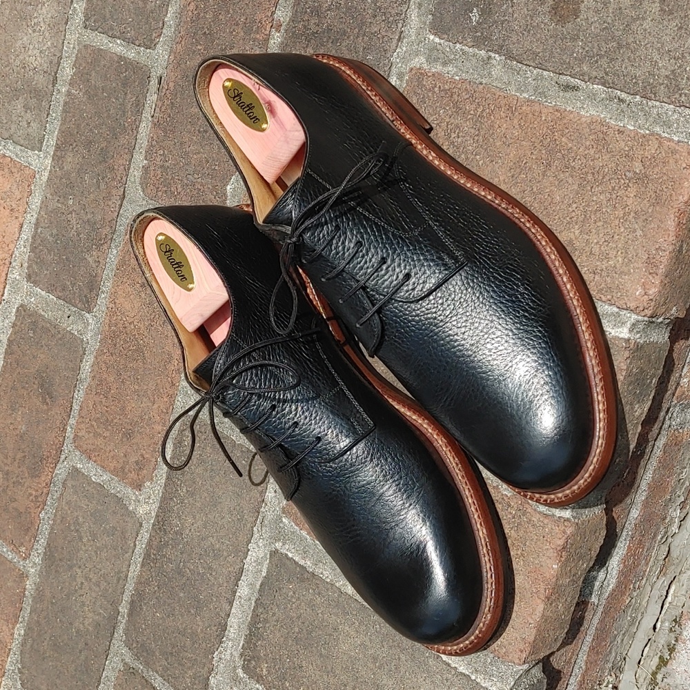 Beckett Simonon "Dunham" Derby in black pebbled leather